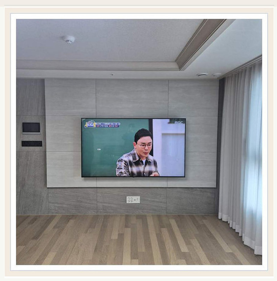 동작구 TV 설치 참고 이미지 2 77인치 셋톱박스·공유기 선정리 공간 벽걸이 거치대 선정리 사진