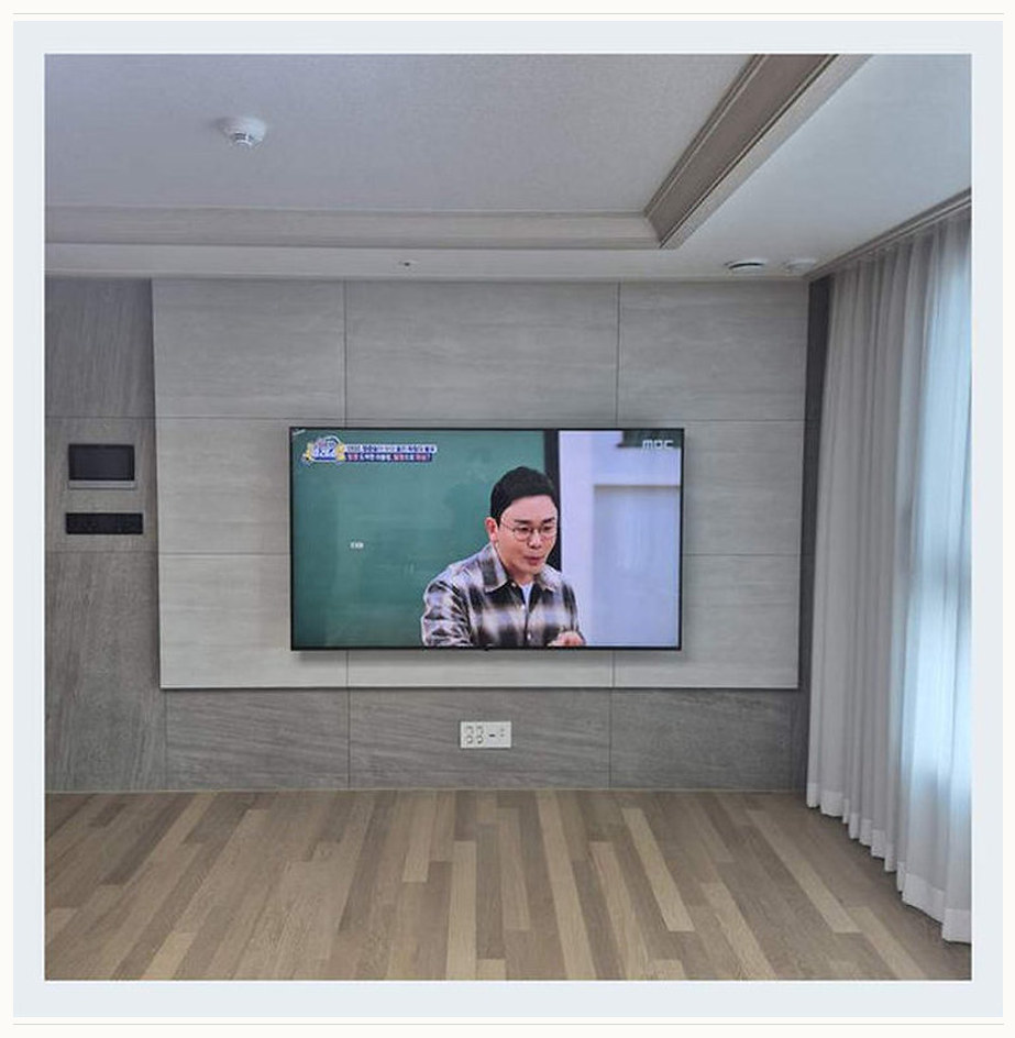 포천 TV 설치 참고 이미지 3 83인치 가벽 보강과 설치 높이 벽걸이 거치대 선정리 사진