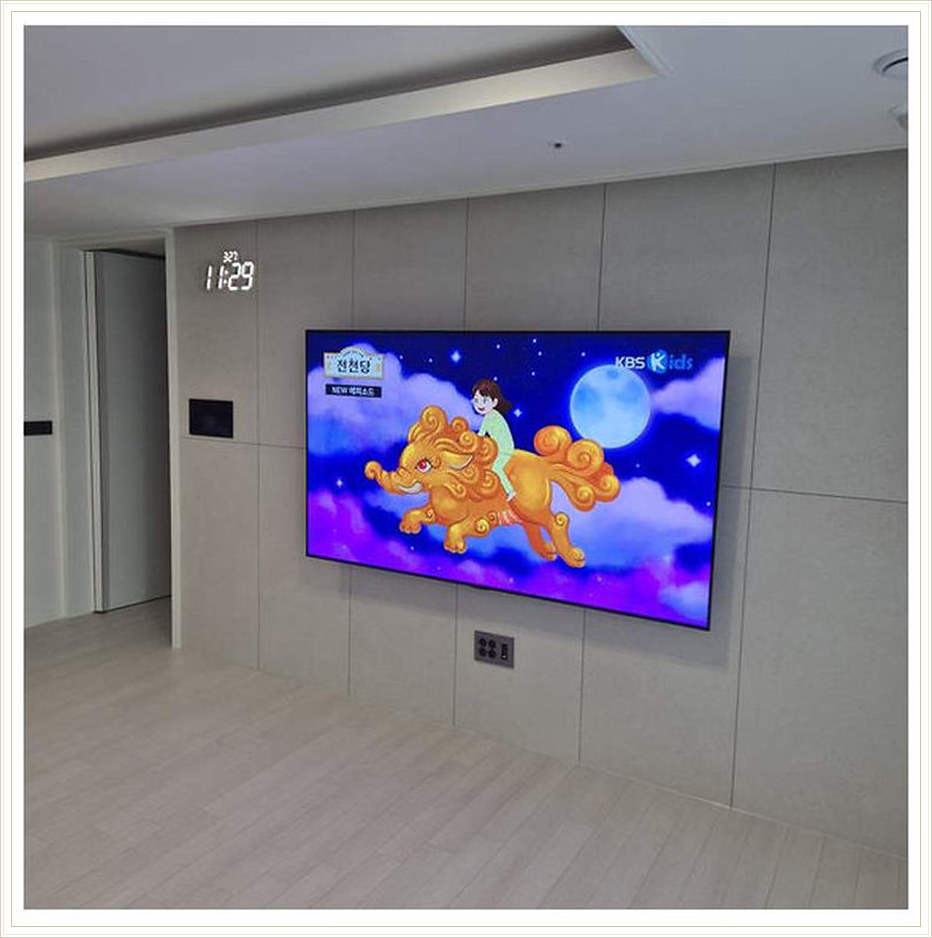 하남 TV 설치 참고 이미지 1 85인치 가벽 보강과 설치 높이 벽걸이 거치대 선정리 사진